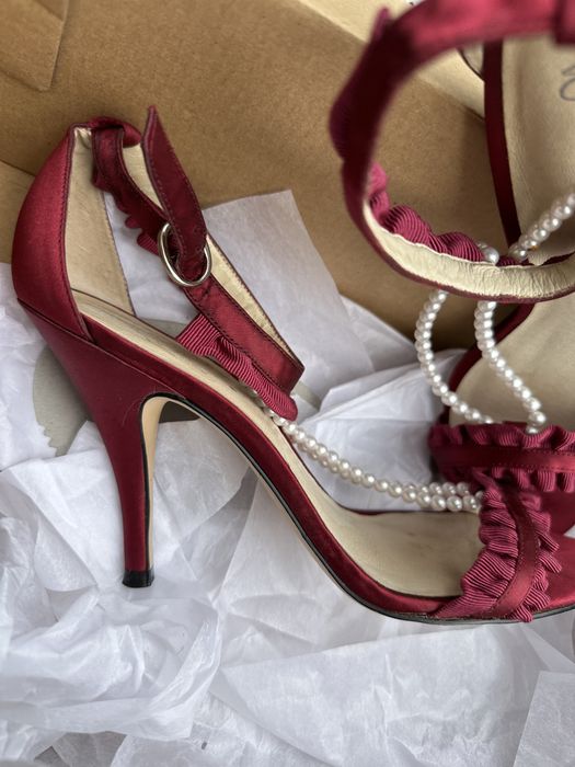 Босоножки бордовые 39р