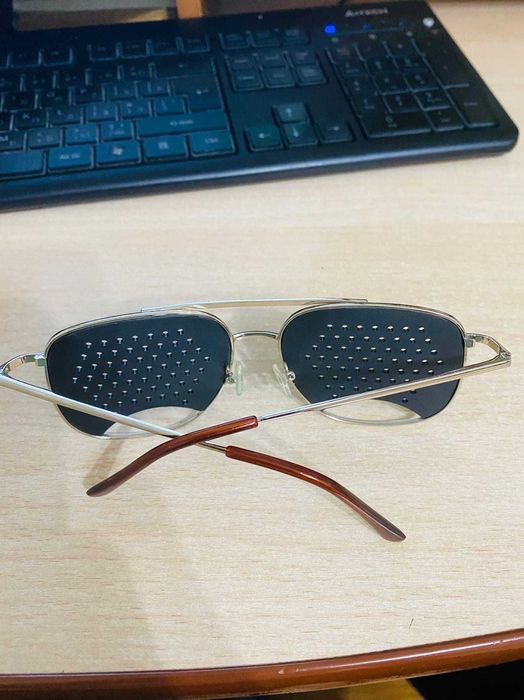 Перфорированные очки для зрение
