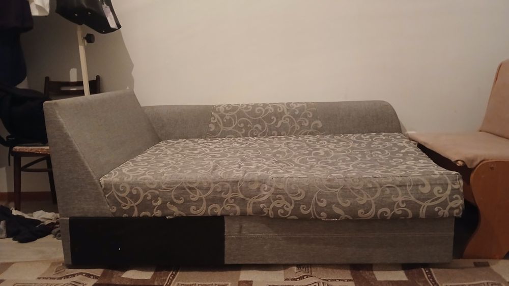 Срочно продам диван