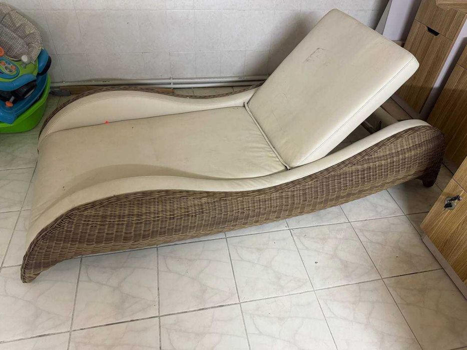 Шезлонги для бассейна производится Италия