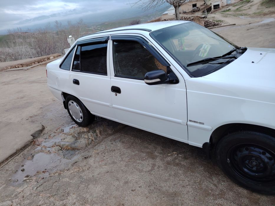 Nexia 2 1,6 srochna sotiladi