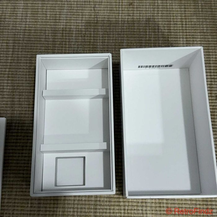 Продам пустая коробка от iphone 4 black    ( телефона нет )