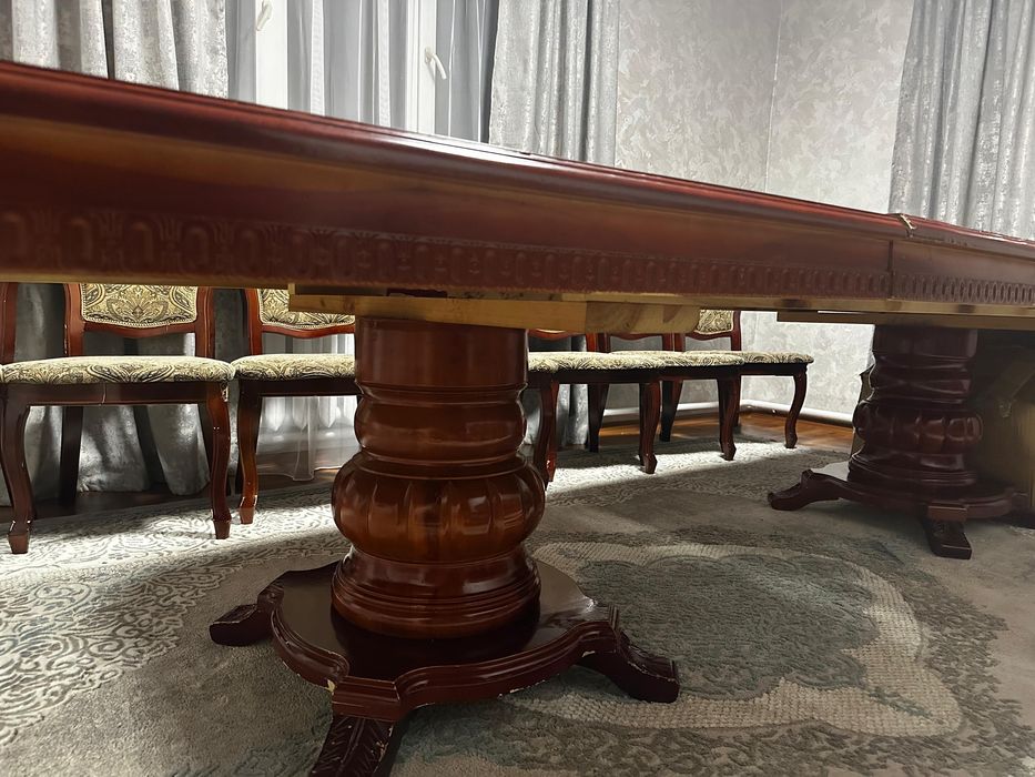 Стол деревянный