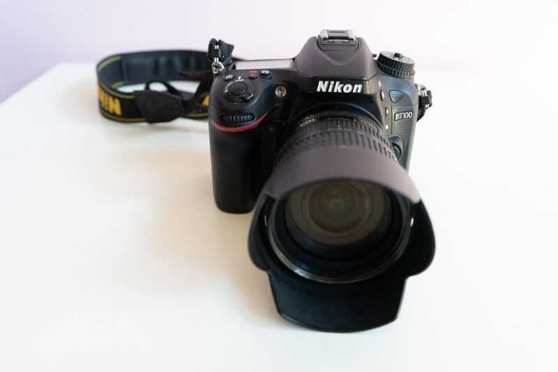 Фотоапарат Nikon D7100 (тяло)