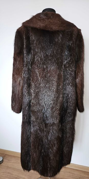 Haina blana nutrie, lunga