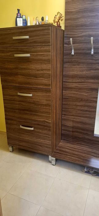 Шкаф за обувки и  закачалка