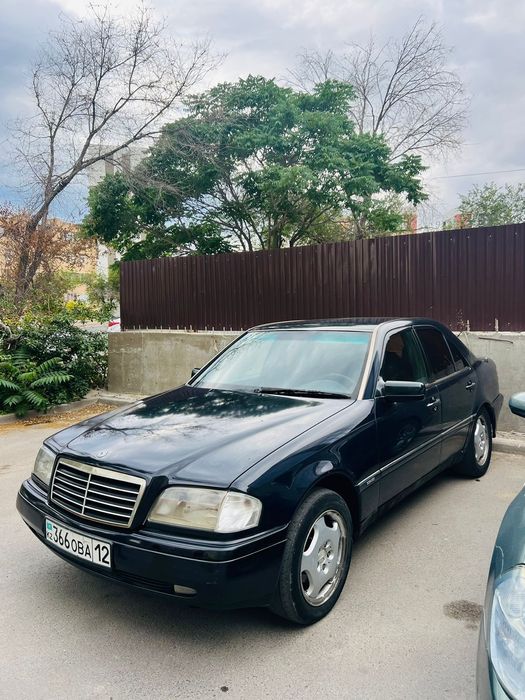 Продаётся мерседес с220