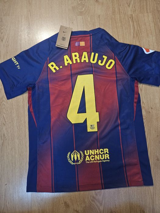 Tricou FC Barcelona folosit in el clasico  cu #4 araujo, rar