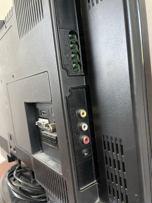 продам телевизор все работает цена 25000