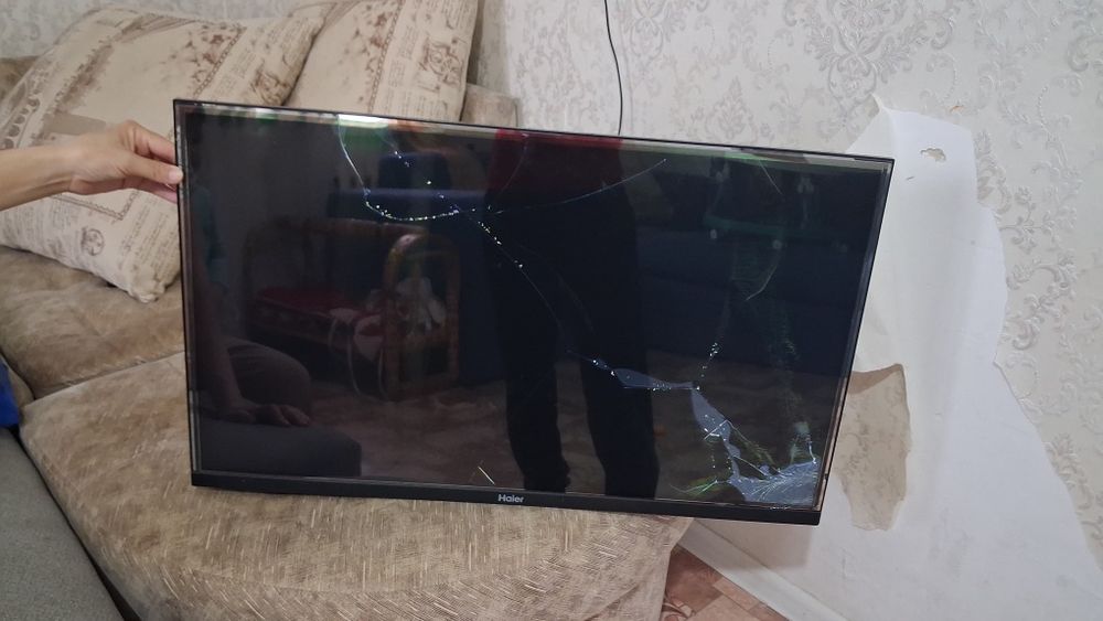 Телевизор на запчасти