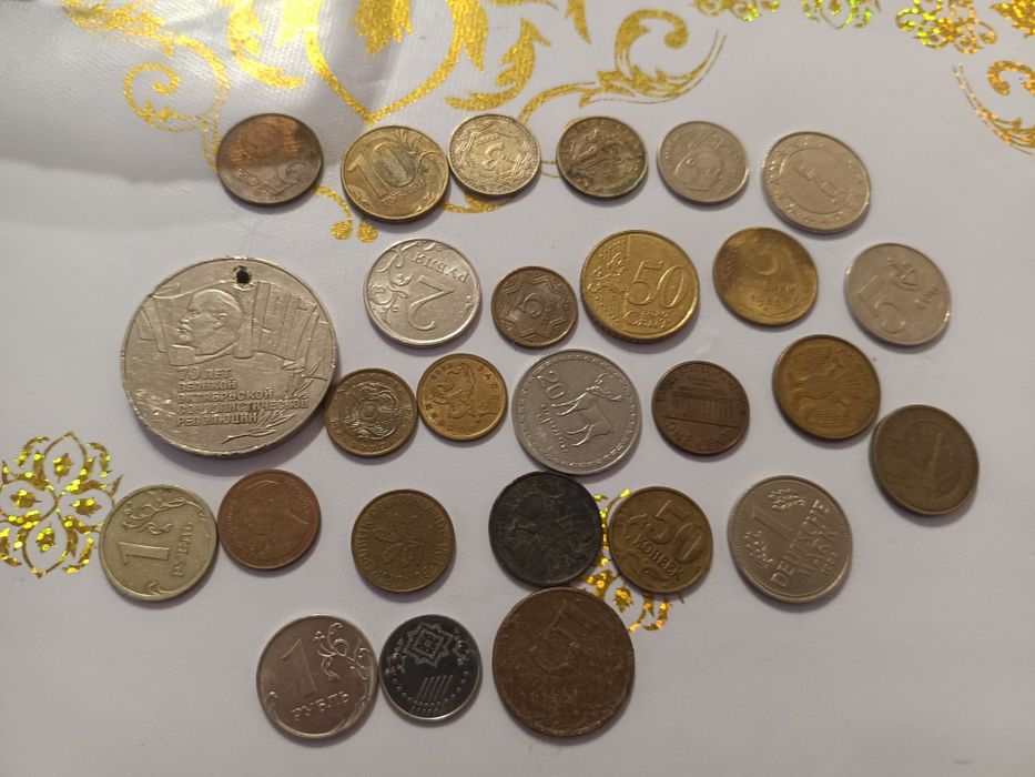 Продам монеты разные