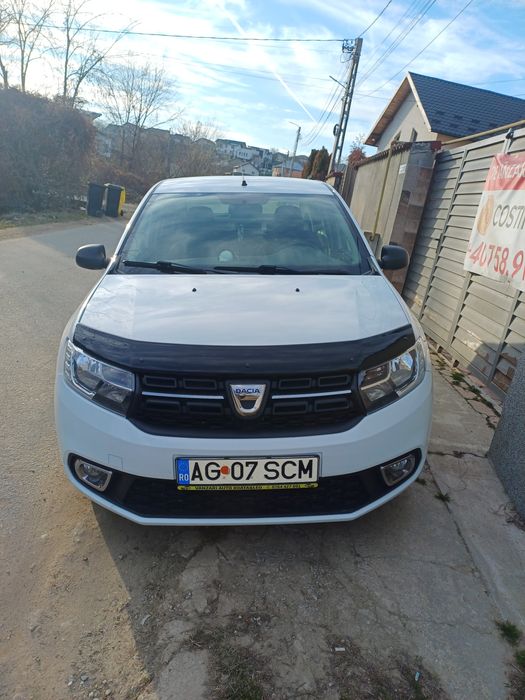 Vând Dacia Logan