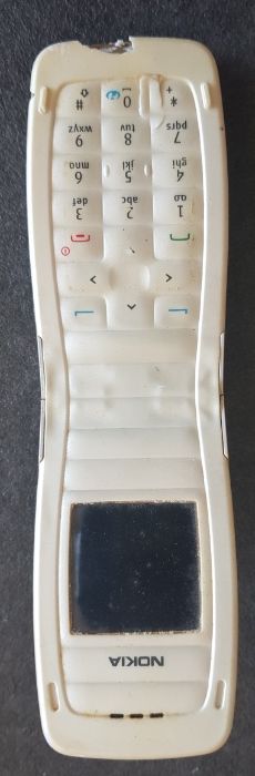 De colectie, celular Nokia vechi flip flop, in carcasa originala piele