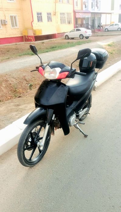 Tricycle motors satiladi baxasi kelsli