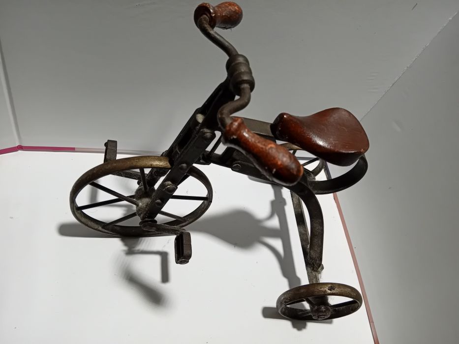 Jucarie veche tricicleta, macheta tricicleta, miniatura