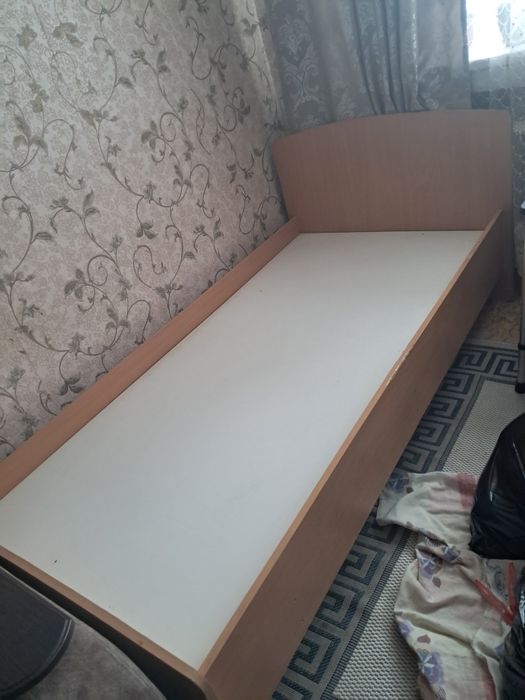 Продам односпальную кровать
