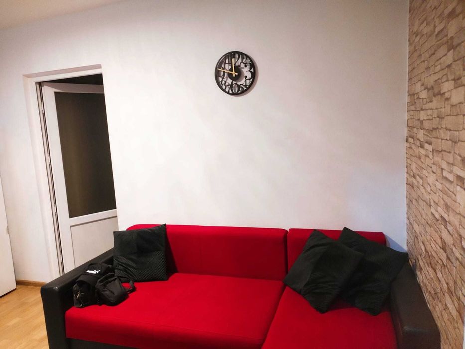Închiriez apartament 2 camere langa liceul cerna