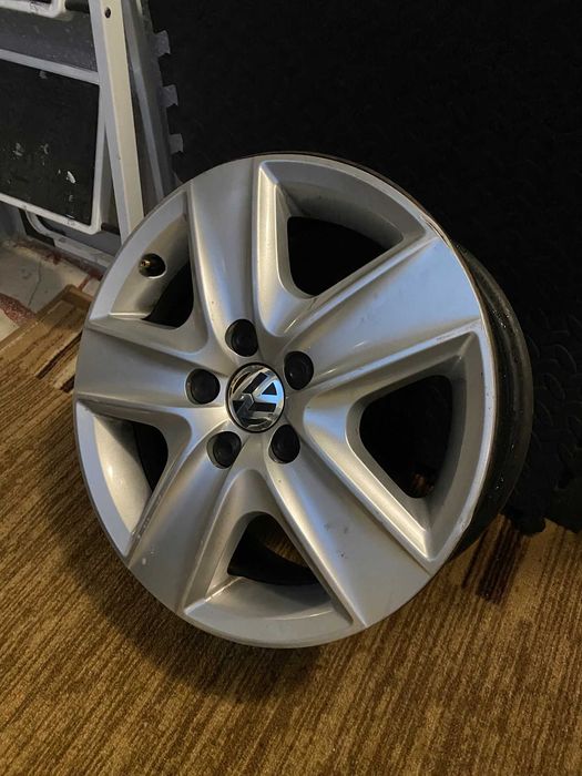 структурни метални джанти с оригинални WV тасове 16 цола