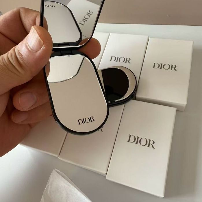 Зеркальце Dior на телефон