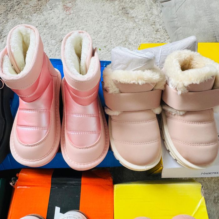 Продам детскую обувь