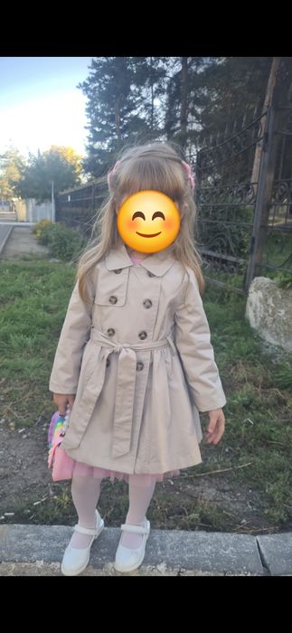 Продам детские тренч Mayoral