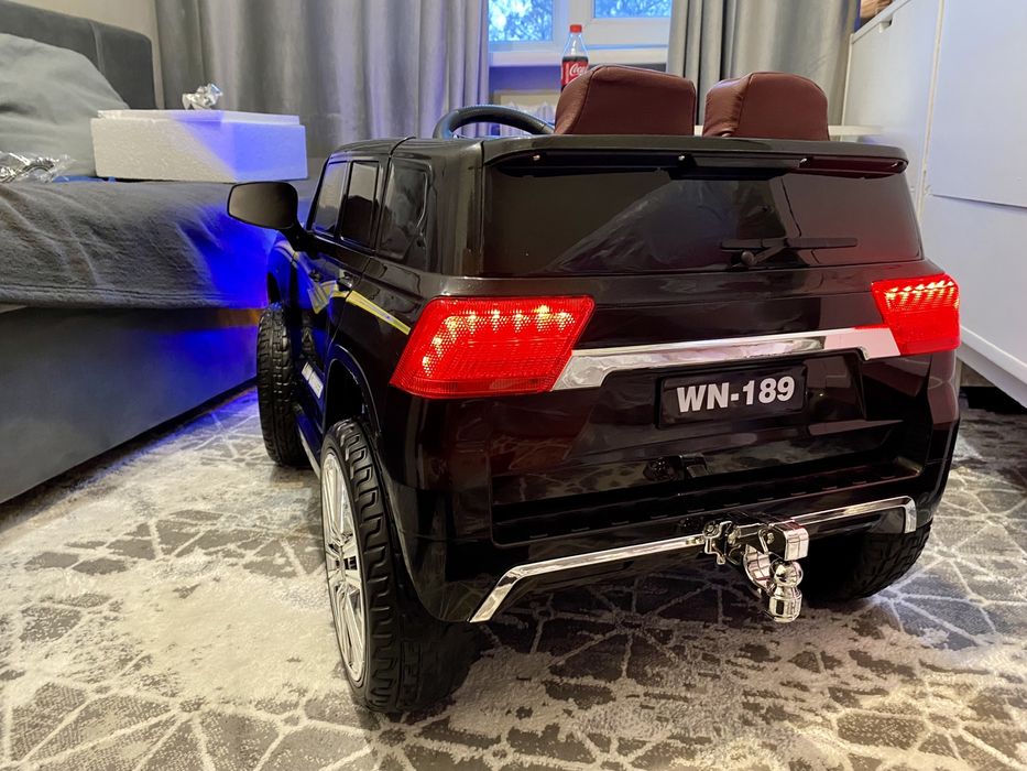 Детская машинка электрокар