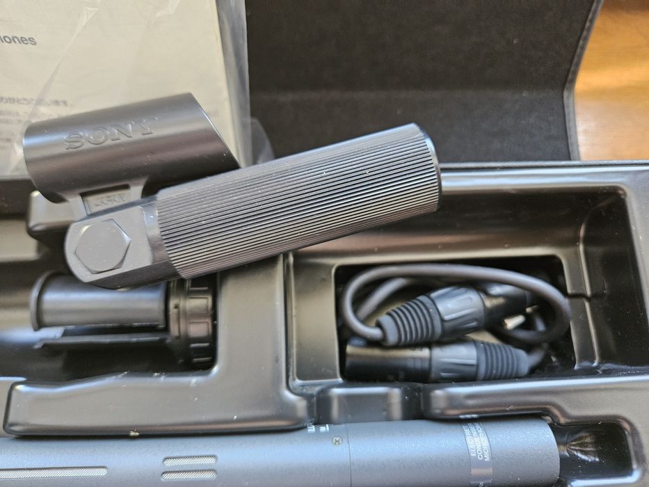 Microfon shotgun Sony ECM-678