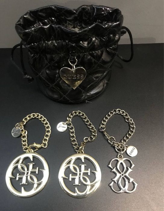 Бижута - колиета, обеци и пръстени