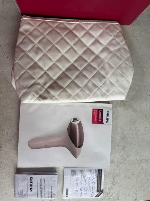Продавам фотоепилатор Philips Lumea BRI958 9000