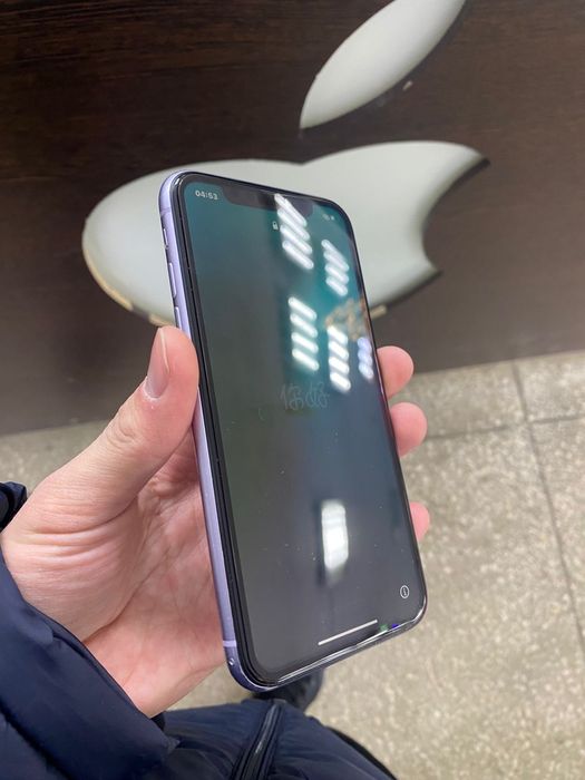 Продам iPhone 11 128