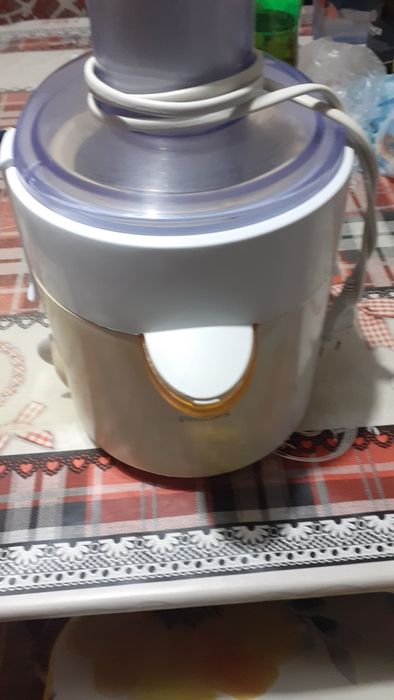 Сокоизстисквачка Филипс в пълна изправност.