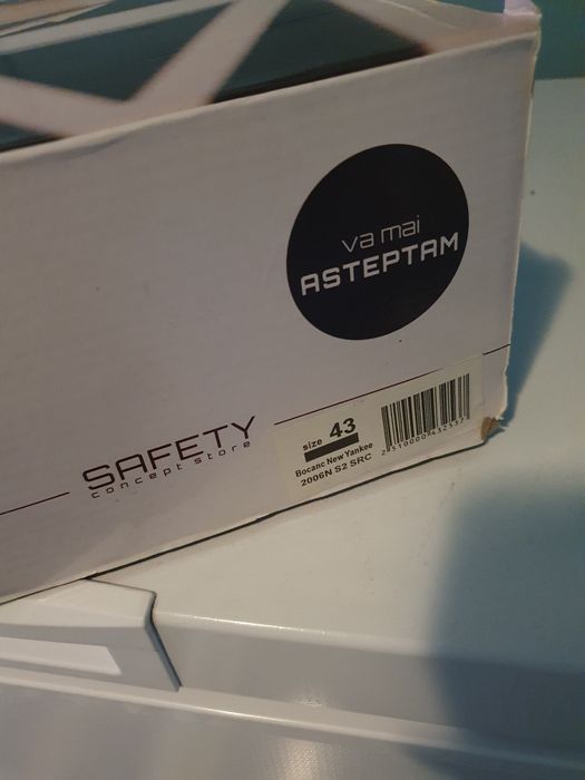 Bocanci / pantofi / adidasi de lucru / safety / de protectie