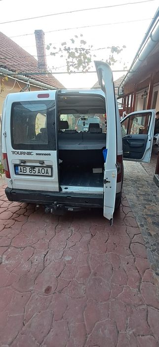 Vând Ford tourneo connect an 2010