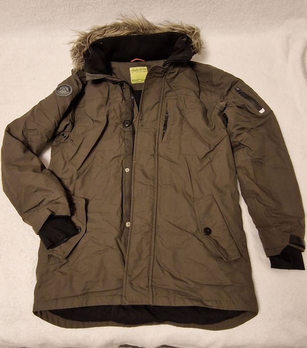 Зимняя, очень тёплая куртка (парка) фирмы next outdoors с тёплым подкл