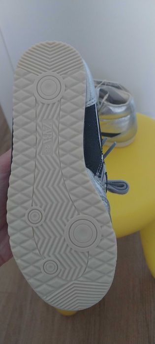 Кроссовки Zara детские