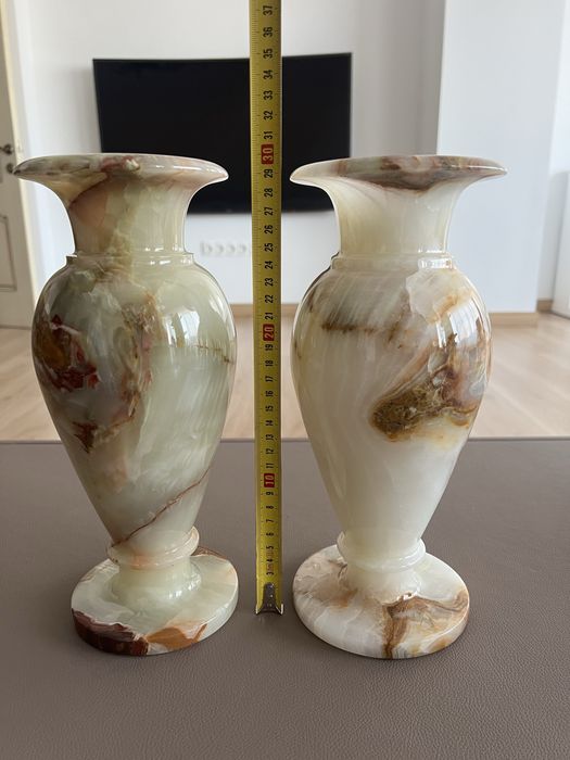 Ваза оникс продам