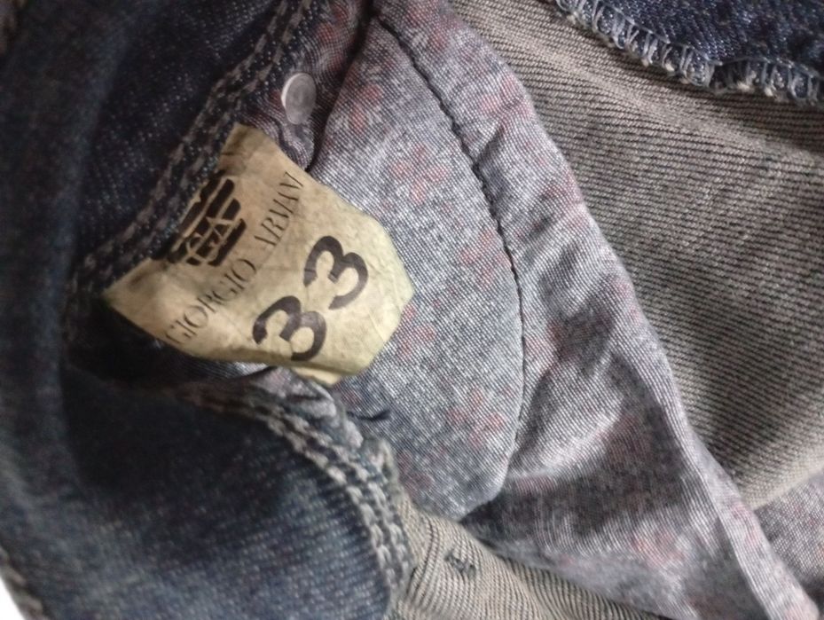 Продавам дънки. Размер 33.