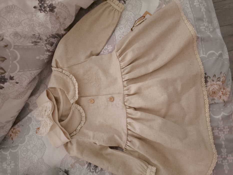 Rochita noua si bentita cu eticheta