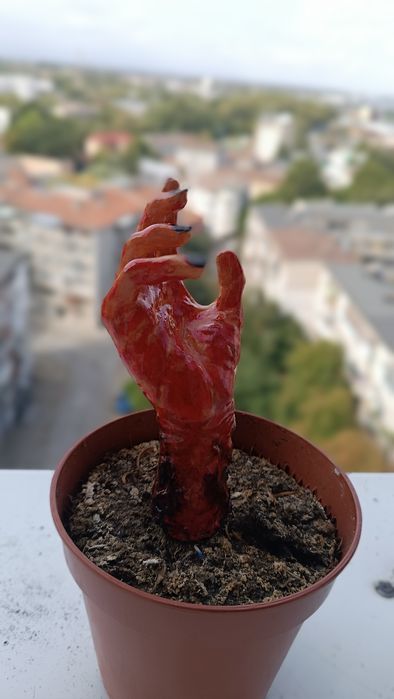 Хелоуин зомби ръка