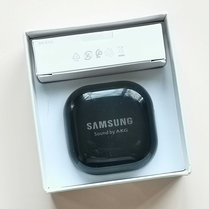 Casti SAMSUNG Buds Live