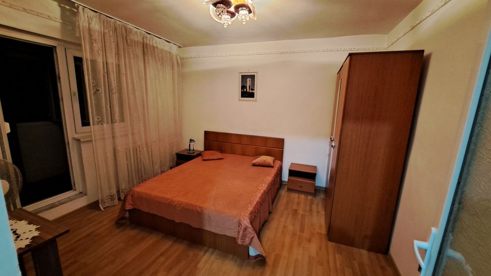 Apartament  3 camere decomandat foarte spațios 2 grupuri sanitare