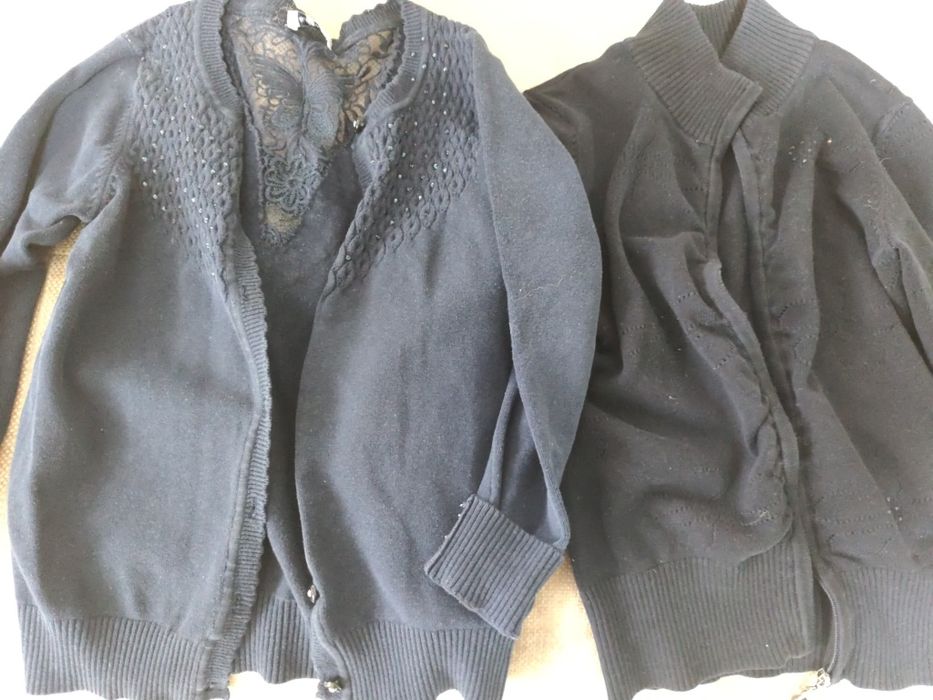 Две школьные кофты