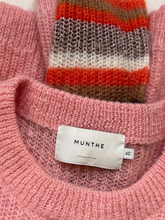 Munthe топъл мек светло роза пуловер
