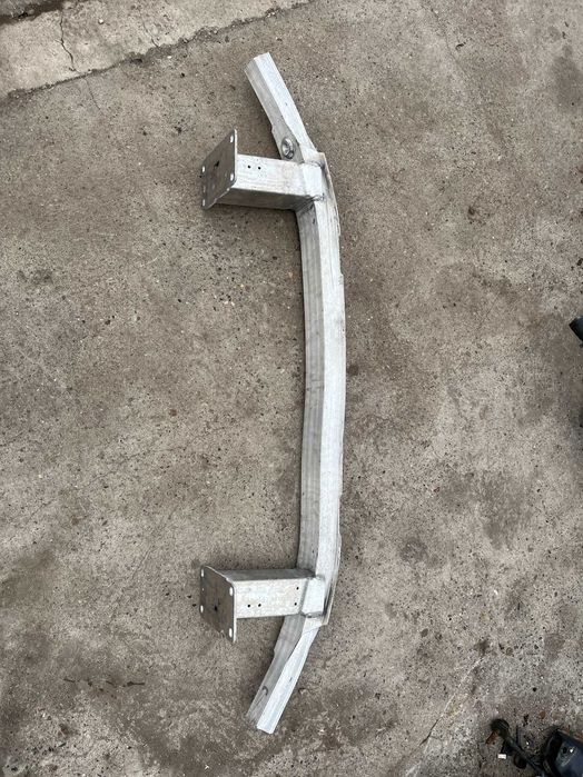 Греда Audi A6 c8