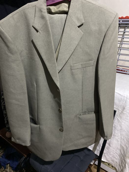 Продам костюм драповое тройка