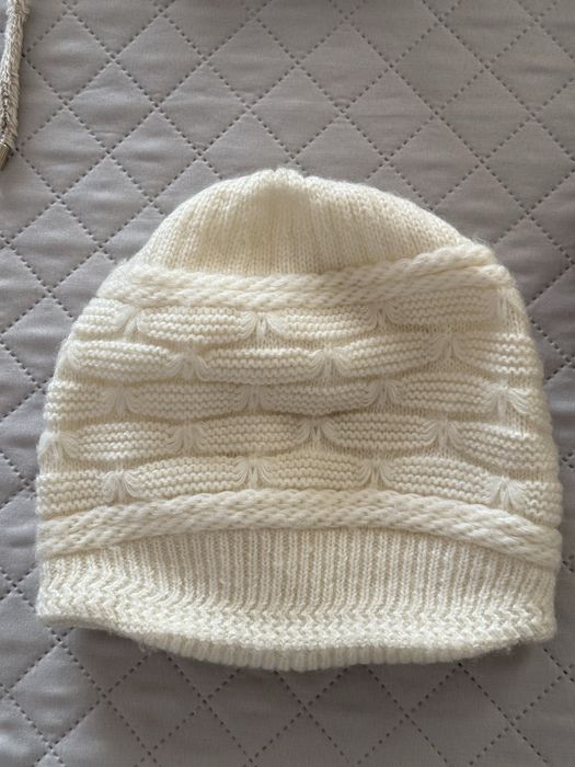 Продам шапки и палантины