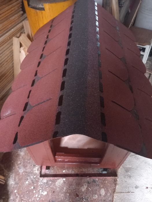 Vînd cușcă pt cîine izolată și vopsită