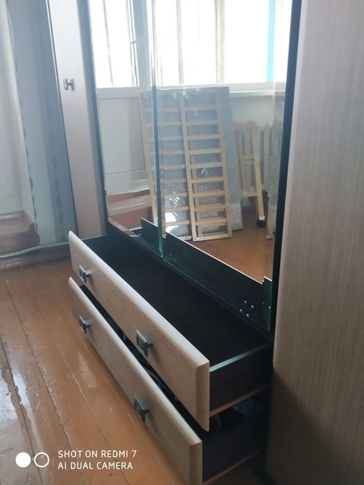 Шифоньер с комодом