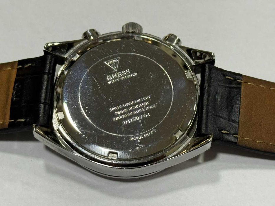 Часовник Guess U11507G1