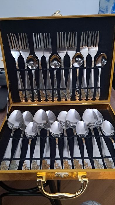 Продам набор ложек и вилок